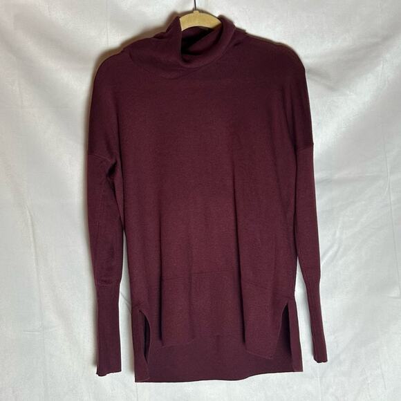 Ann Taylor Loft Maroon Turtleneck Lightweight Sweater Size Small - Picture 1 of 4